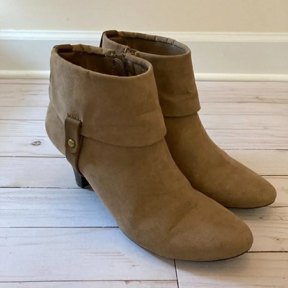 East 5th Heeled Ankle Taupe Brown Almond Toed Booties Sz 7